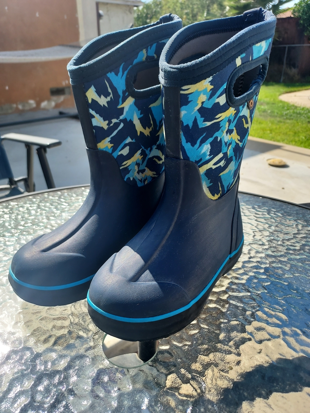 BOGS Boys Size 1 Classic II Winter Boots Mountain Rain Snow Outdoors School